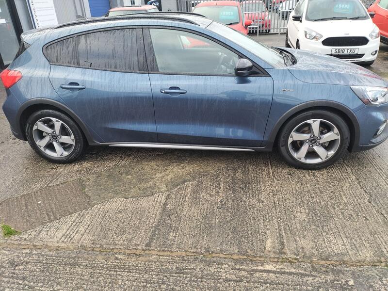 FORD FOCUS