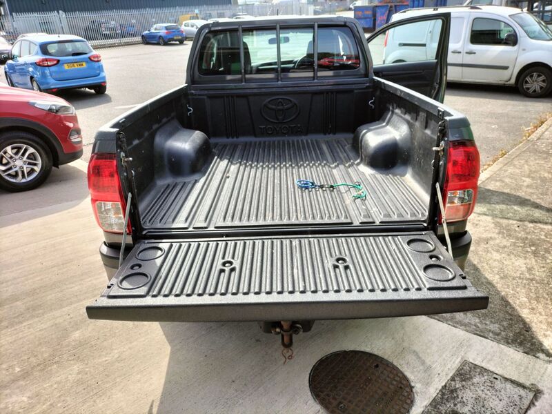 TOYOTA HILUX